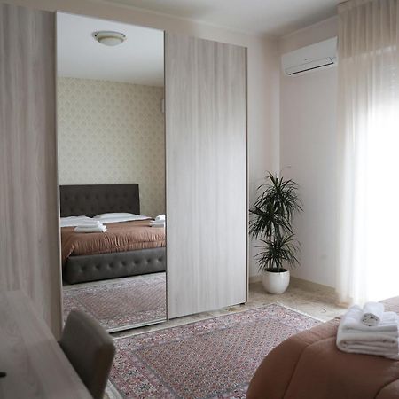 Ferienwohnung Blancohouse - Berto Luxury Rimini Centro Storico Exterior foto